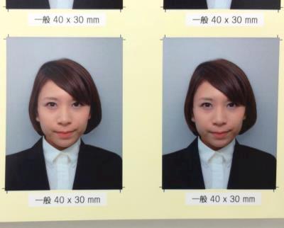 昔ながらの証明写真機。きれいだけど暗い印象に「ID PHOTO STUDIO」