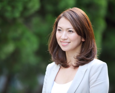 抱っこのときは真横向きがベスト！顔をくっつけると、子供もお母さんもかわいく写る
