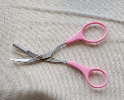 eyebrowscissors1-1 (4)