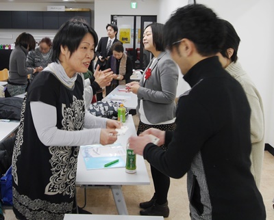 1/25セミナー名刺交換