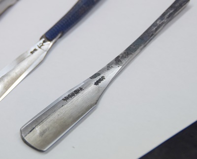 日本剃刀のお顔そりがお肌に優しい理由は、刃のつくり。鋼でできた重い刃がポイント！
