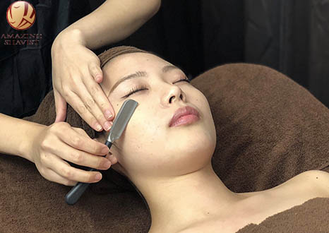 女性専用サロンで、エステ気分でお顔そり!