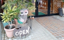 OPENの看板が目印！