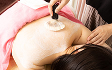 特別な日の「美背中＆うなじ」ケア