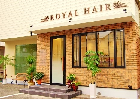 エステサロンと、ヘアーサロンが融合したお店で、女性も入りやすい雰囲気です