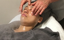 うる艶お肌へ導くお顔剃り