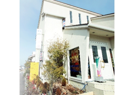 男女ともに入りやすい外観のお店です
